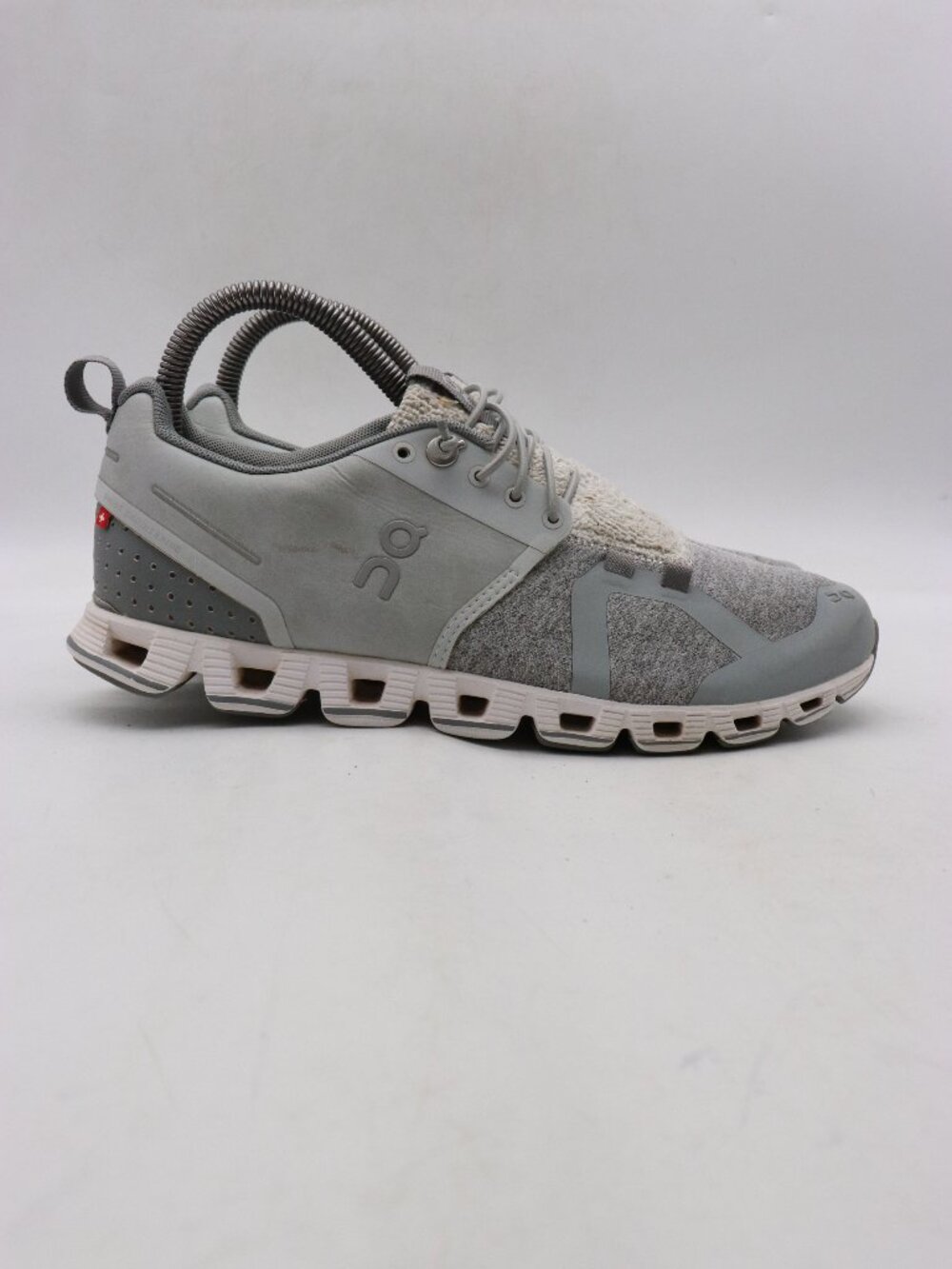On Running Cloud 5 Terry Cloth Shoes Women's 7.5 Gray Athletic Sneakers Comfort